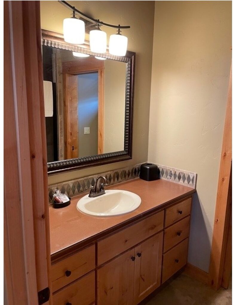 Sage Canyon Luxury 2BR Cabin - Powell Butte, Oregon