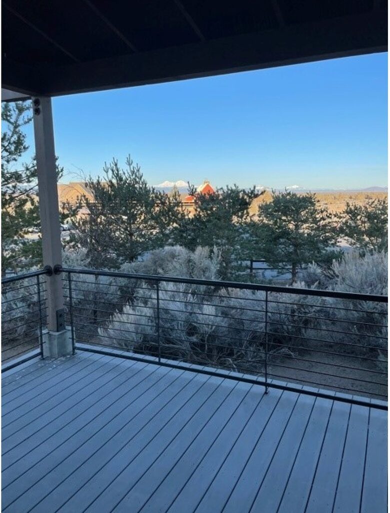 Sage Canyon Luxury 2BR Cabin - Powell Butte, Oregon