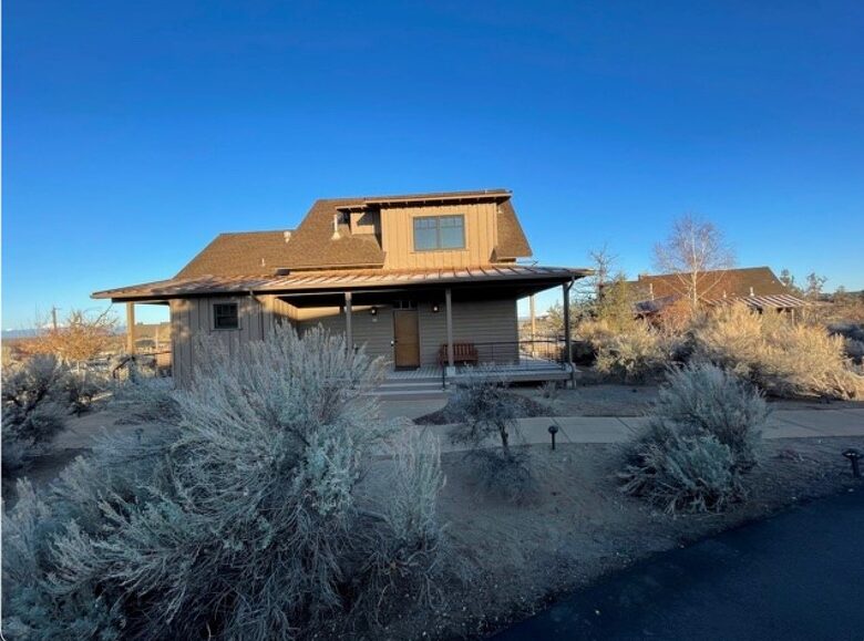 Sage Canyon Luxury 2BR Cabin - Powell Butte, Oregon