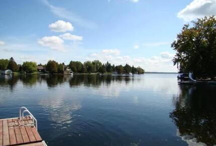 Kawartha Luxury Waterfront Home with Live-In Boathouse! - Fenelon Falls, Canada