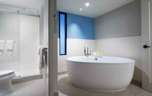 Home Exchange, Sheraton Kaua'i Resort unit, bathroom with soaking tub