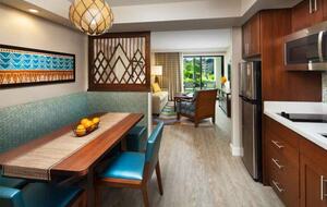 Home Exchange, Sheraton Kaua'i Resort unit, dining area with booth