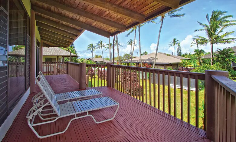 Home exchange at Wyndham Ka'Eo Kai, deck with 2 lounge seats