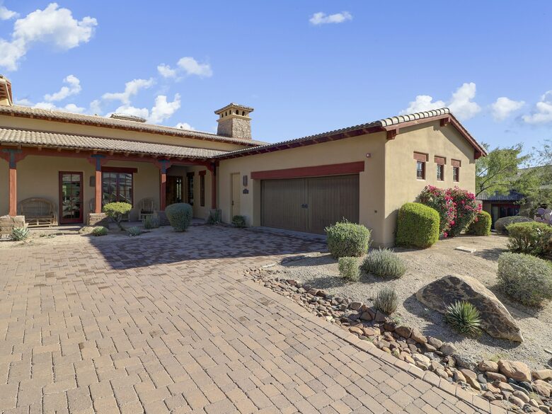 Home exchange in Scottsdale AZ with brick driveway