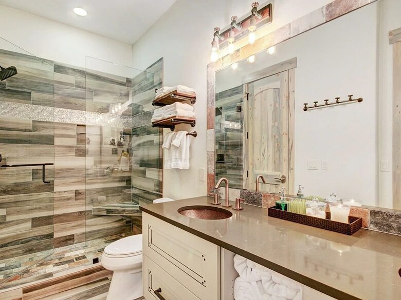 Home exchange in Breckenridge CO, guest bathroom with dual vanity