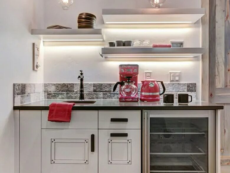 Home exchange in Breckenridge CO, wet bar with sink & beverage cooler