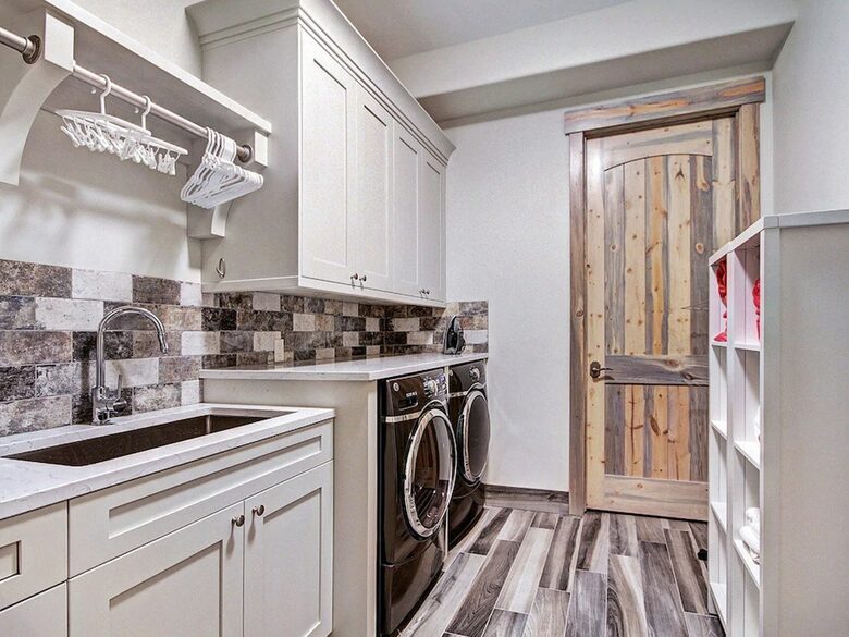 Home exchange in Breckenridge CO, laundry room with washer/dryer