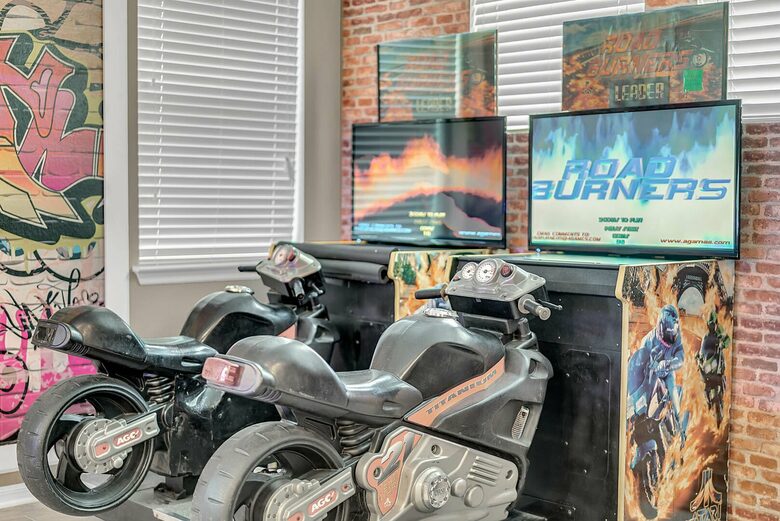 Home exchange in Kissimmee FL, loft with motocross arcade game