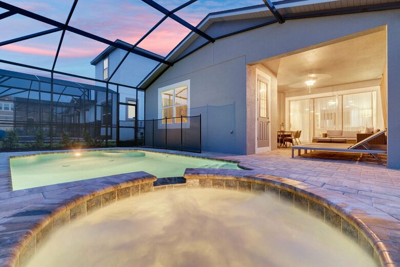 Home exchange in Kissimmee FL, private pool and spillover spa