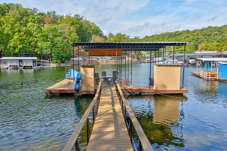 Hidden Harbor Hideaway Lake House - Lake Ozark, Missouri