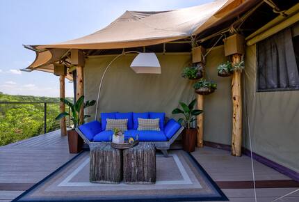 Firesong Ranch and Glamping - The Casita and Ndotto - Spicewood, Texas