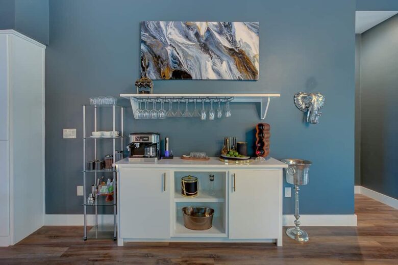 Home exchange in Spicewood TX with a coffee and espresso bar