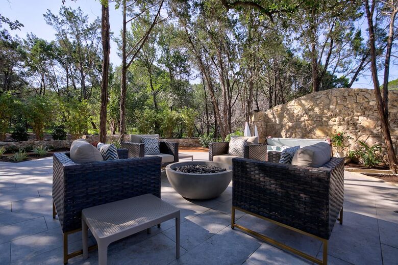 Home exchange in Spicewood TX, propane fire pit with four chairs