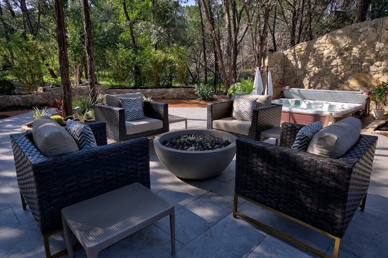 Home exchange in Spicewood TX, propane fire pit with four chairs