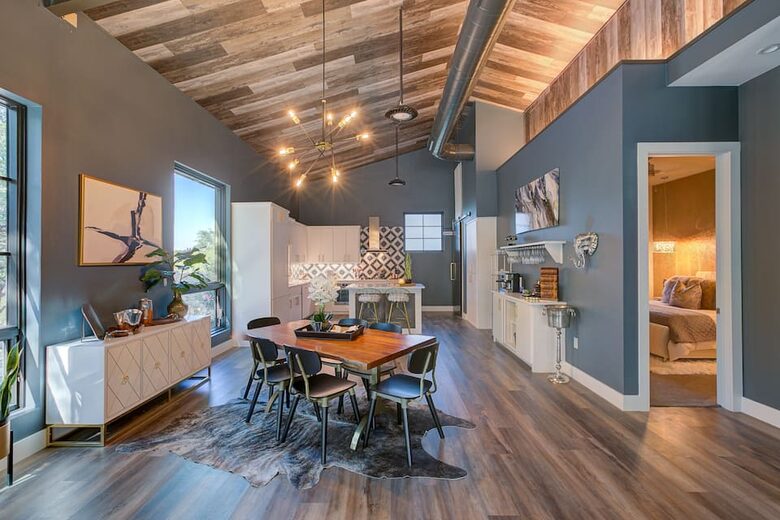 Home exchange in Spicewood TX, master bedroom off of kitchen