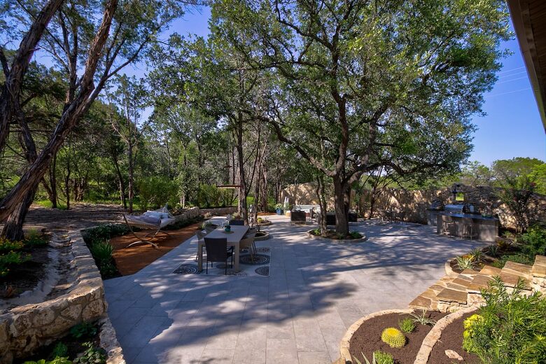 Home exchange in Spicewood TX with a large, beautiful outdoor patio