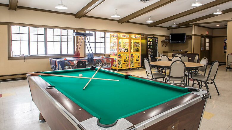 Home exchange at Christmas Mountain Village, billiard game room