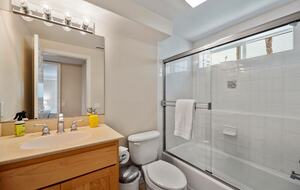 Intercambio de casas en Oxnard (California), cuarto de baño con ducha y bañera