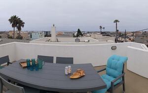 Intercambio de casas en Oxnard (California), terraza en la azotea con mesa de comedor
