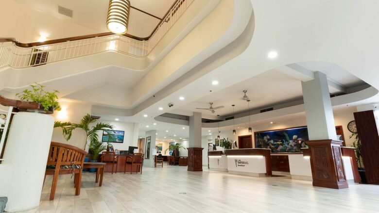 Home exchange in Honolulu HI, The Imperial Hawaii Resort lobby