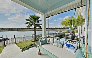 Cottage by The Sea | Private Dock, Fishing Pier - Rockport, Texas