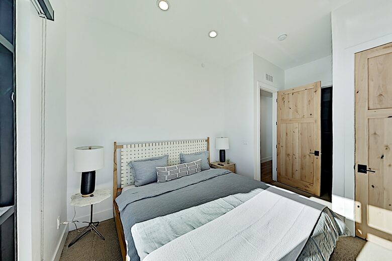 Designer Gem | Hot Tub & Bonus Room | Walk to Lift - Park City, Utah
