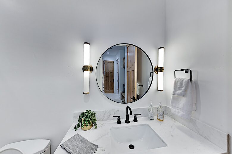 Designer Gem | Hot Tub & Bonus Room | Walk to Lift - Park City, Utah