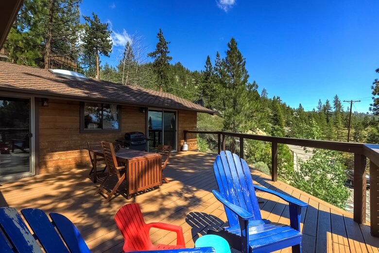 Altitude Adjustment Lodge (Lake Tahoe views!) - Glenbrook, Nevada