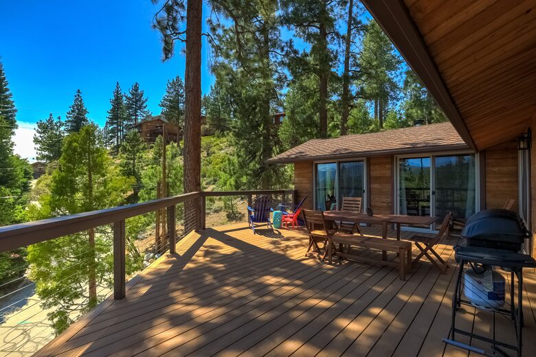 Altitude Adjustment Lodge (Lake Tahoe views!) - Glenbrook, Nevada