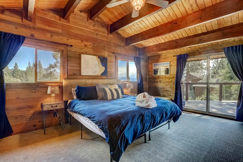 Altitude Adjustment Lodge (Lake Tahoe views!) - Glenbrook, Nevada