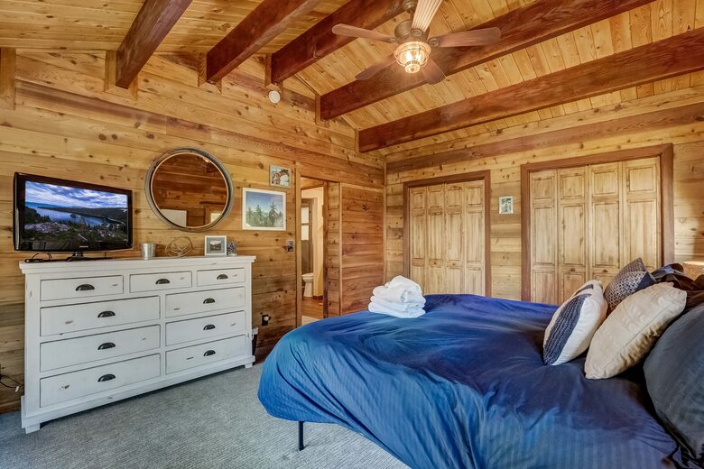Altitude Adjustment Lodge (Lake Tahoe views!) - Glenbrook, Nevada