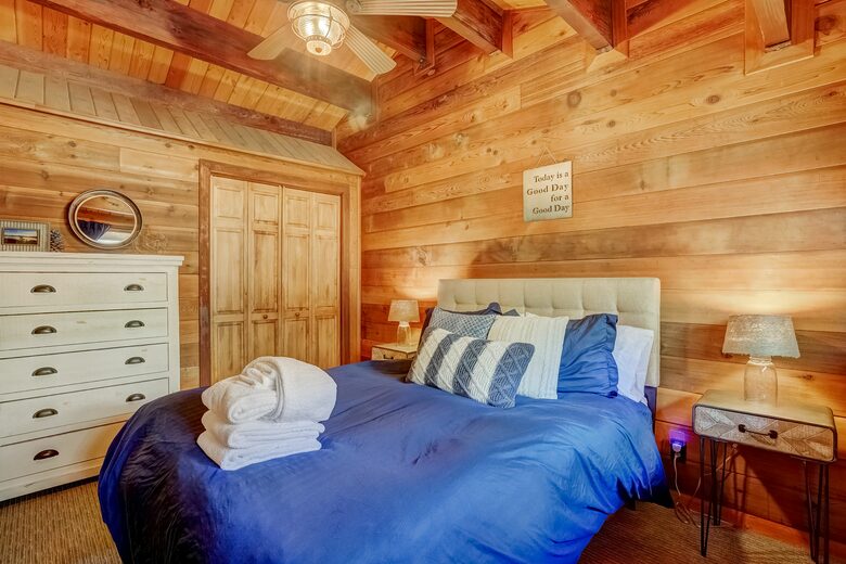 Altitude Adjustment Lodge (Lake Tahoe views!) - Glenbrook, Nevada