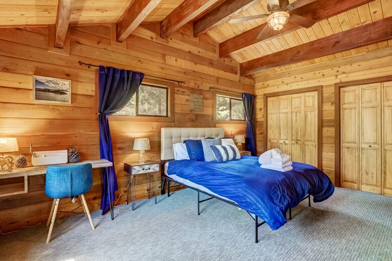 Altitude Adjustment Lodge (Lake Tahoe views!) - Glenbrook, Nevada