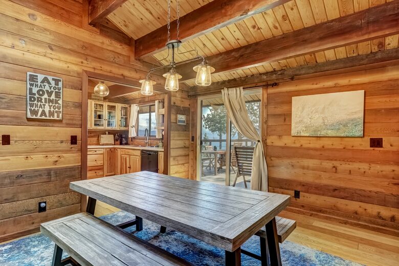 Altitude Adjustment Lodge (Lake Tahoe views!) - Glenbrook, Nevada