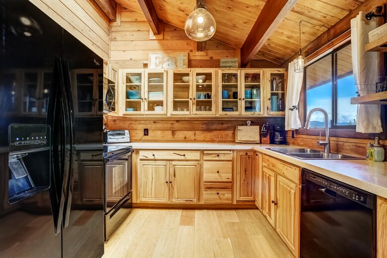 Altitude Adjustment Lodge (Lake Tahoe views!) - Glenbrook, Nevada