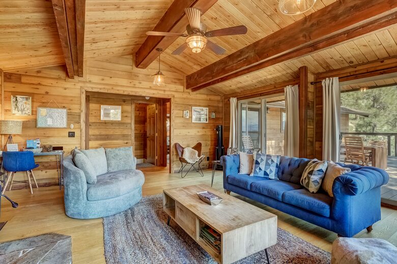 Altitude Adjustment Lodge (Lake Tahoe views!) - Glenbrook, Nevada