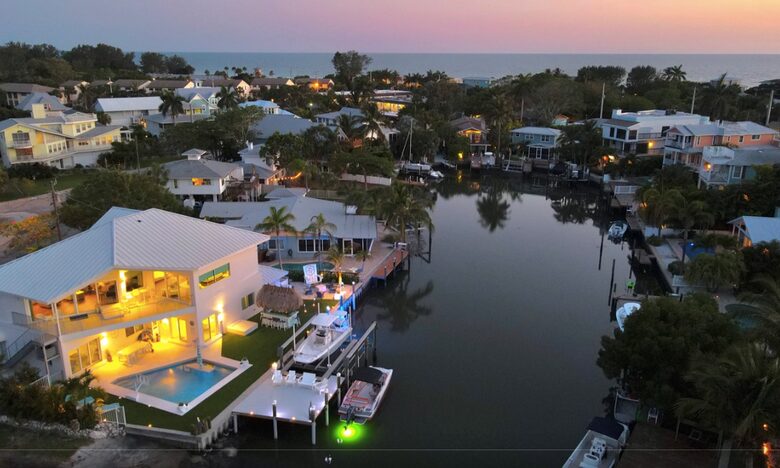 Island Life Villa - 5 Bed at Anna Maria, Florida - Holmes Beach, Florida