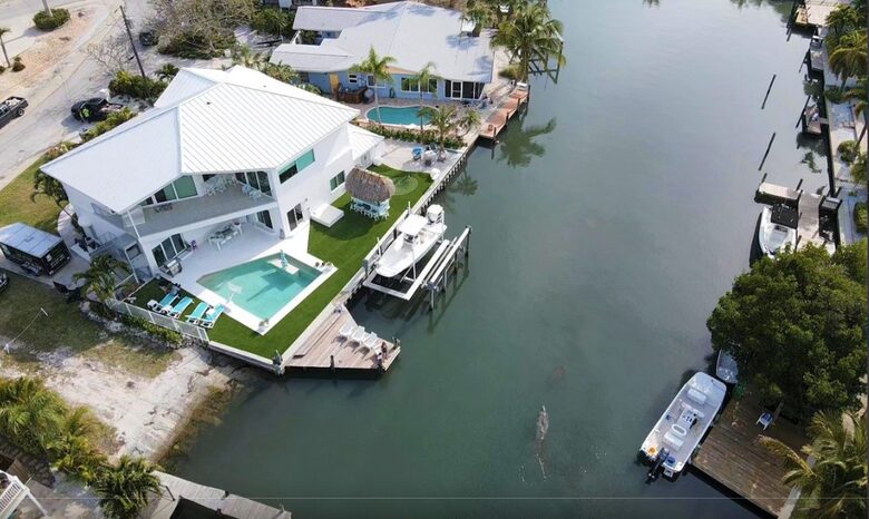 Island Life Villa - 5 Bed at Anna Maria, Florida - Holmes Beach, Florida