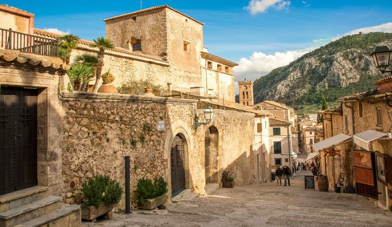 Picturesque Spanish finca "Las Rosas" - Port de Pollenca, Spain