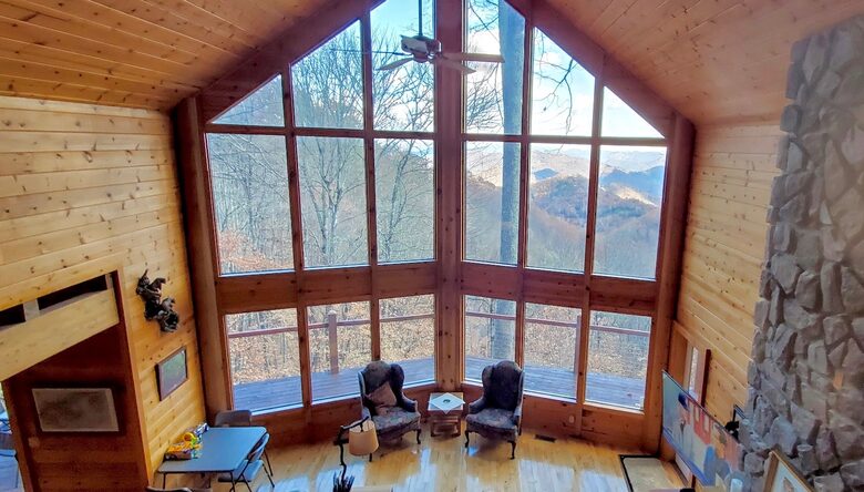 Dancing Wolf Lodge - Maggie Valley, North Carolina