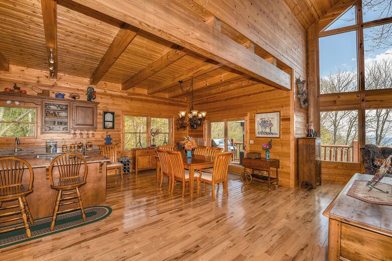 Dancing Wolf Lodge - Maggie Valley, North Carolina