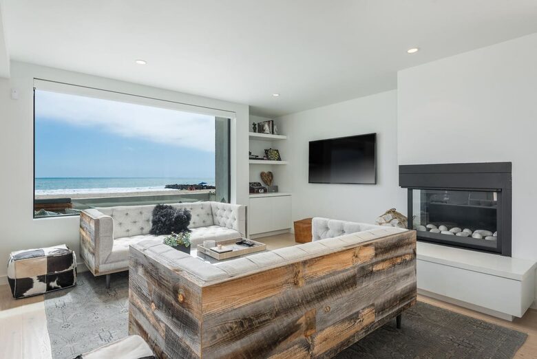 Ventura Designer Beach House on the Sand - Ventura, California