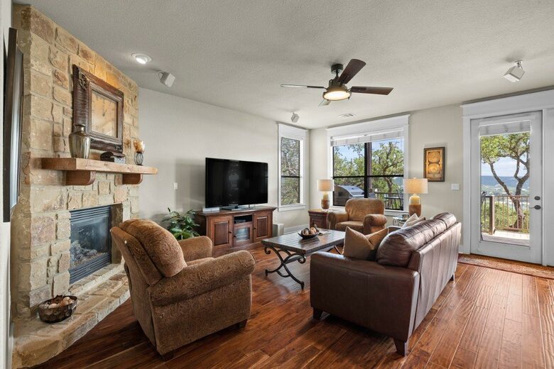 Lake Travis - Hollows Resort Lakeview Casita - Jonestown, Texas