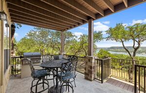 Lake Travis - Hollows Resort Lakeview Casita - Jonestown, Texas