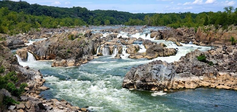 Great Falls Park is only 2 miles away.