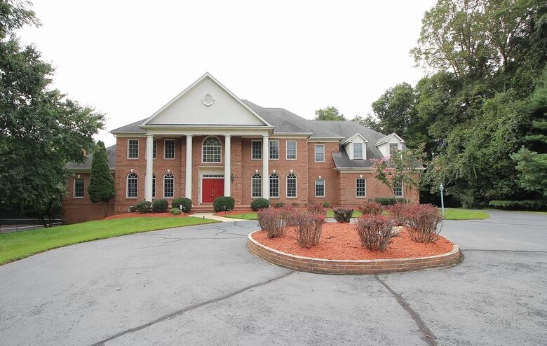 Large McLean Luxe - Mclean, Virginia