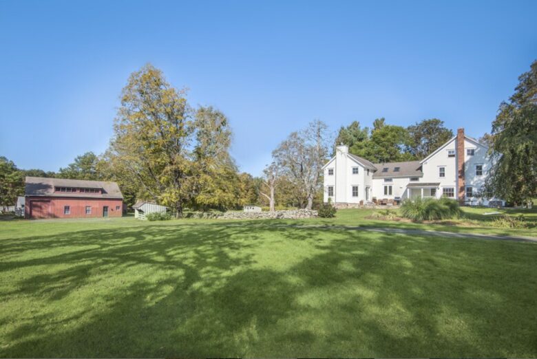 Elegant Country Estate - Newtown, Connecticut