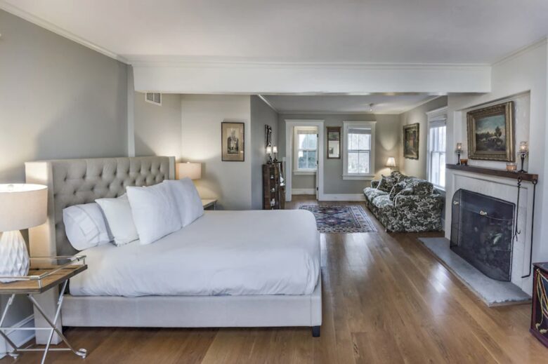 Elegant Country Estate - Newtown, Connecticut