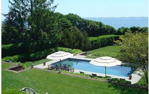 Southampton Retreat with private beach - Southampton, New York