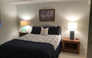 Southampton Retreat with private beach - Southampton, New York